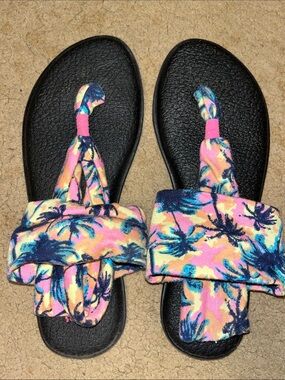 Sanuk Women’s Black Footbed Slide Sandals with Pink & Blue Tropical Print Straps